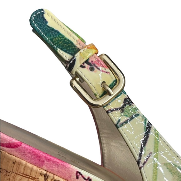 Stuart Weitzman Colorful Floral
Peep Toe Wedges Cork Platform
Slingback Size 7.5 - Picture 14 of 14